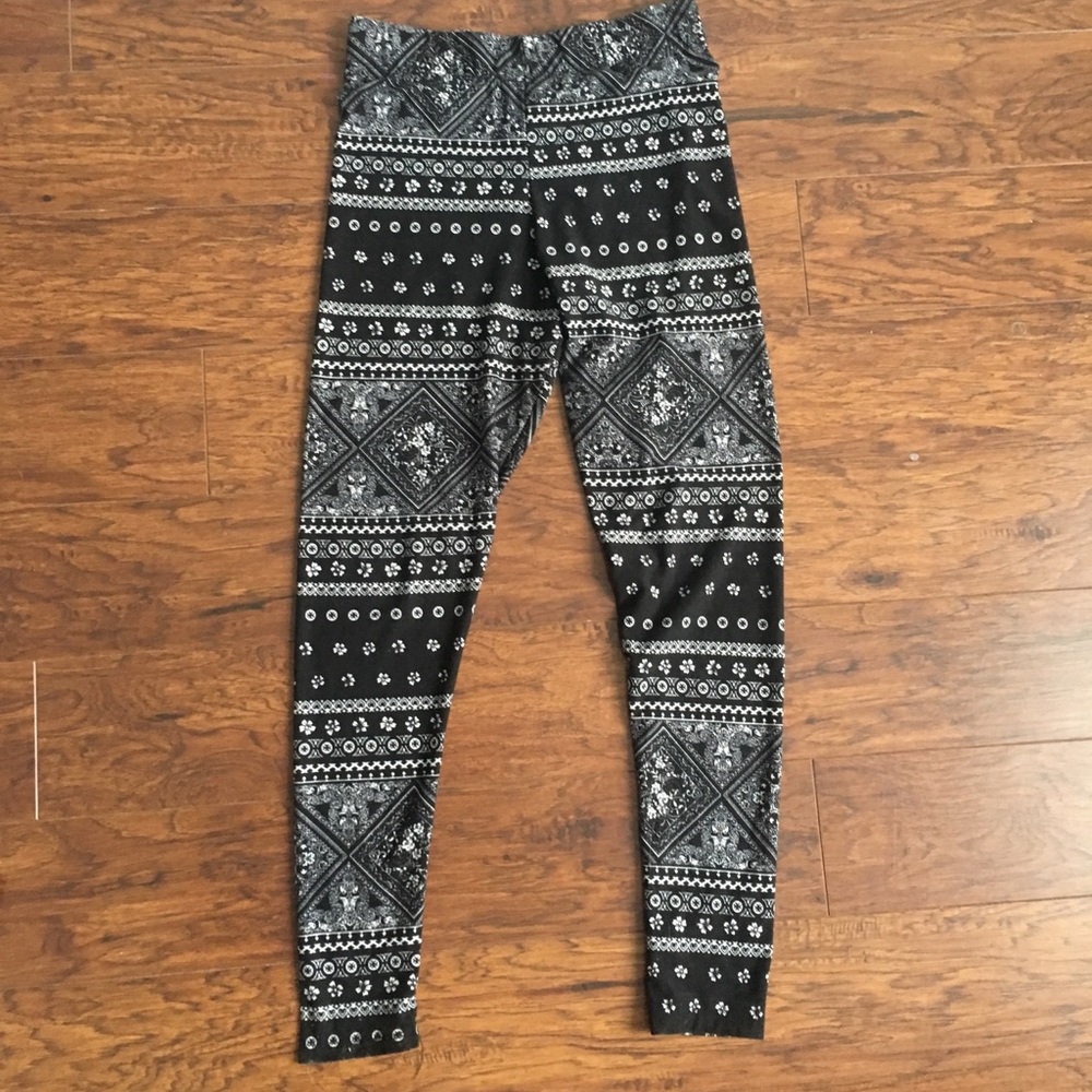 SALE❗️Black and White Pattern Leggings BoHo
